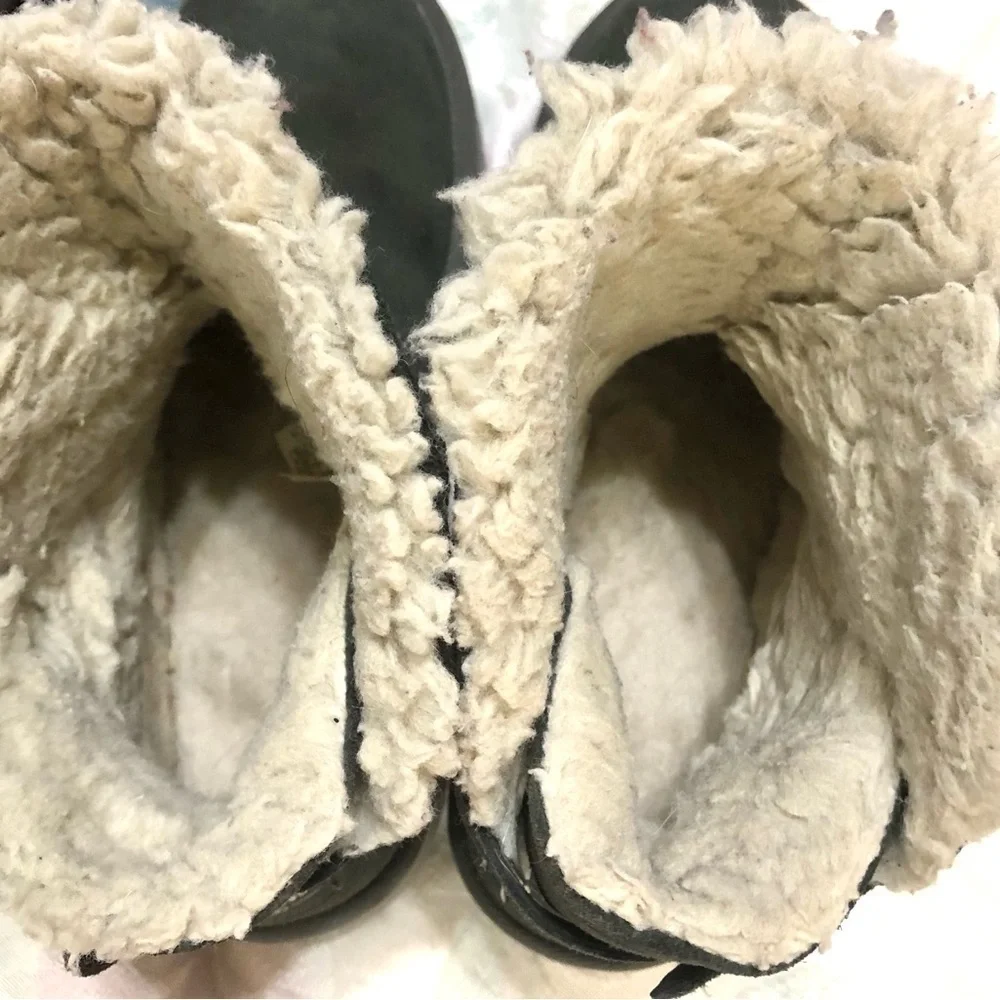 Koolaburra by UGG Grey Suede Winter Boots size 10